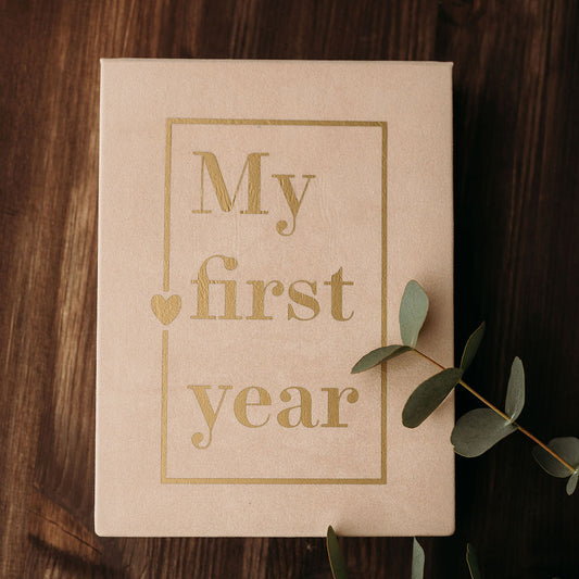 Creme baby memory box "My first year" with milestone cards